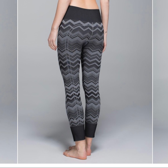 Lululemon Chevron Ebb to Street Legging. Gray. - Picture 3 of 12